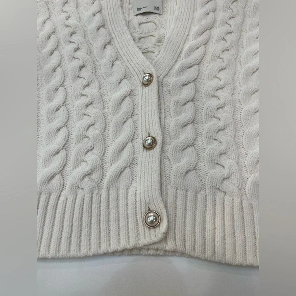 NWOT never worn abercrombie cropped cardigan sweater beige w pearl buttons XXS - Picture 4 of 9